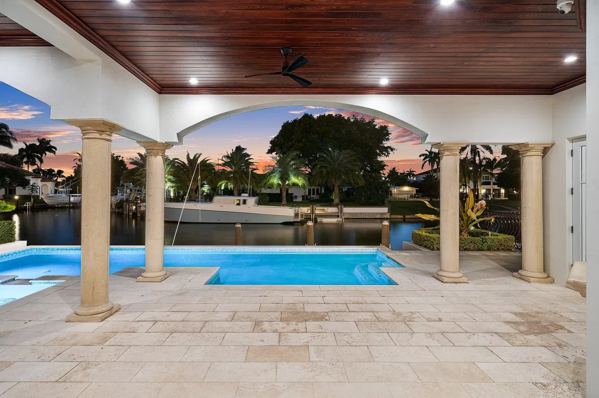 Golden Harbour Residence photo 82