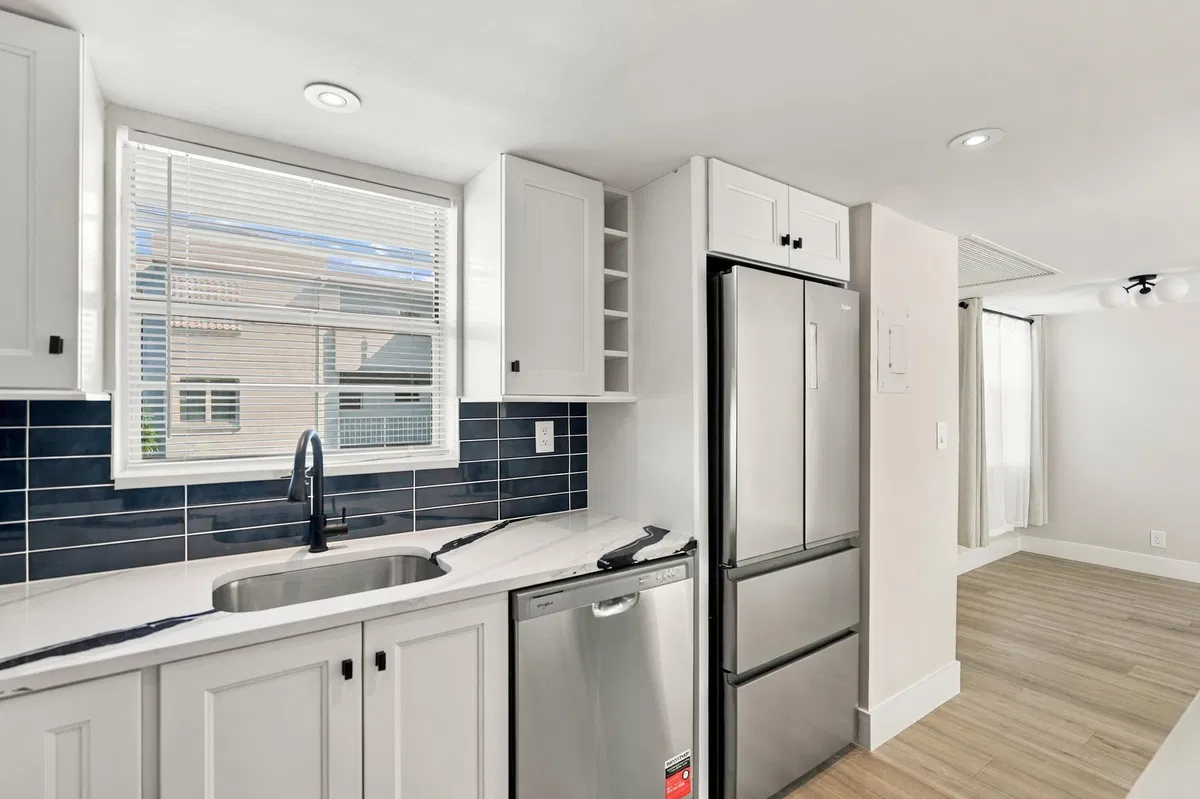 Unit 316 photo 10