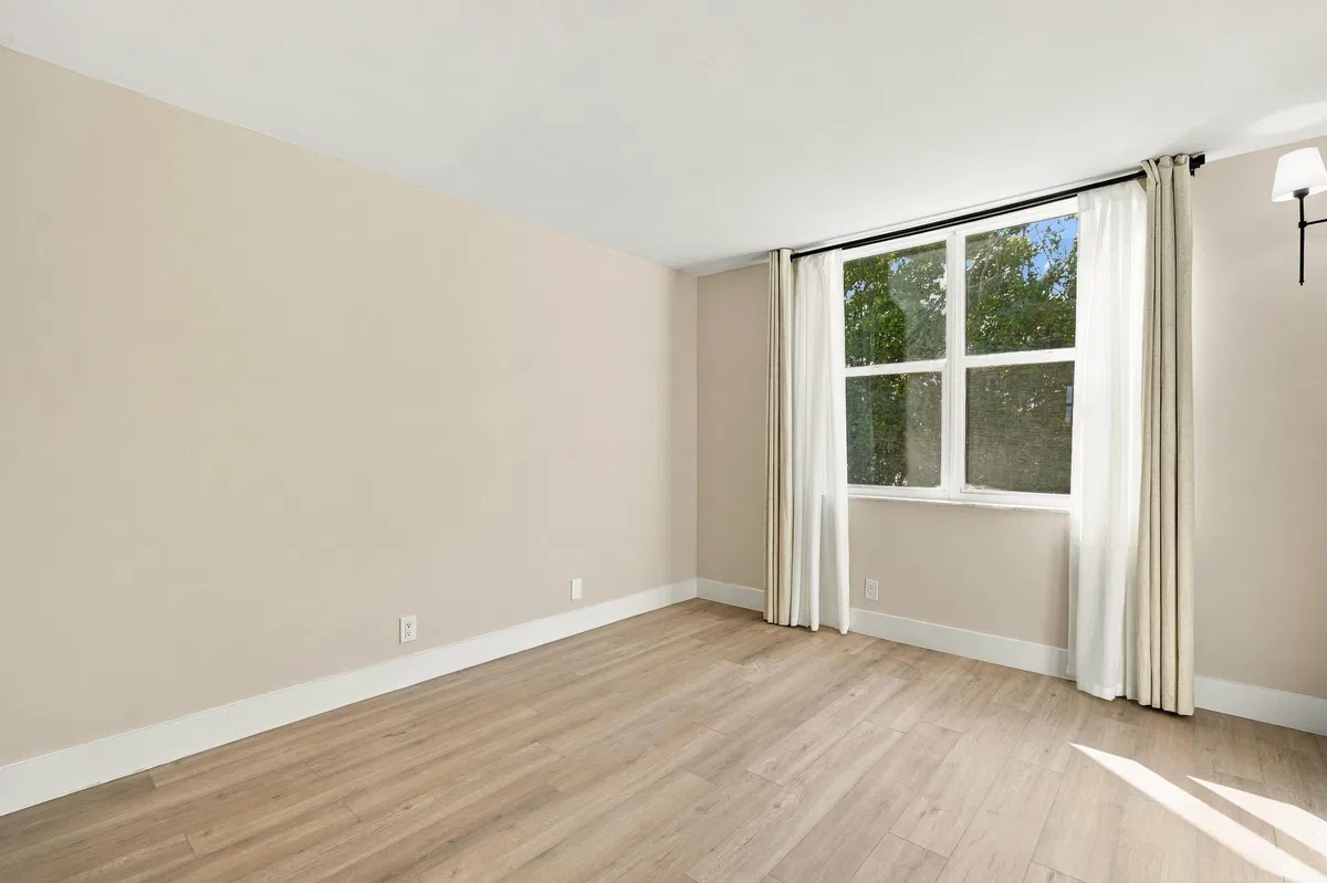 Unit 316 photo 22