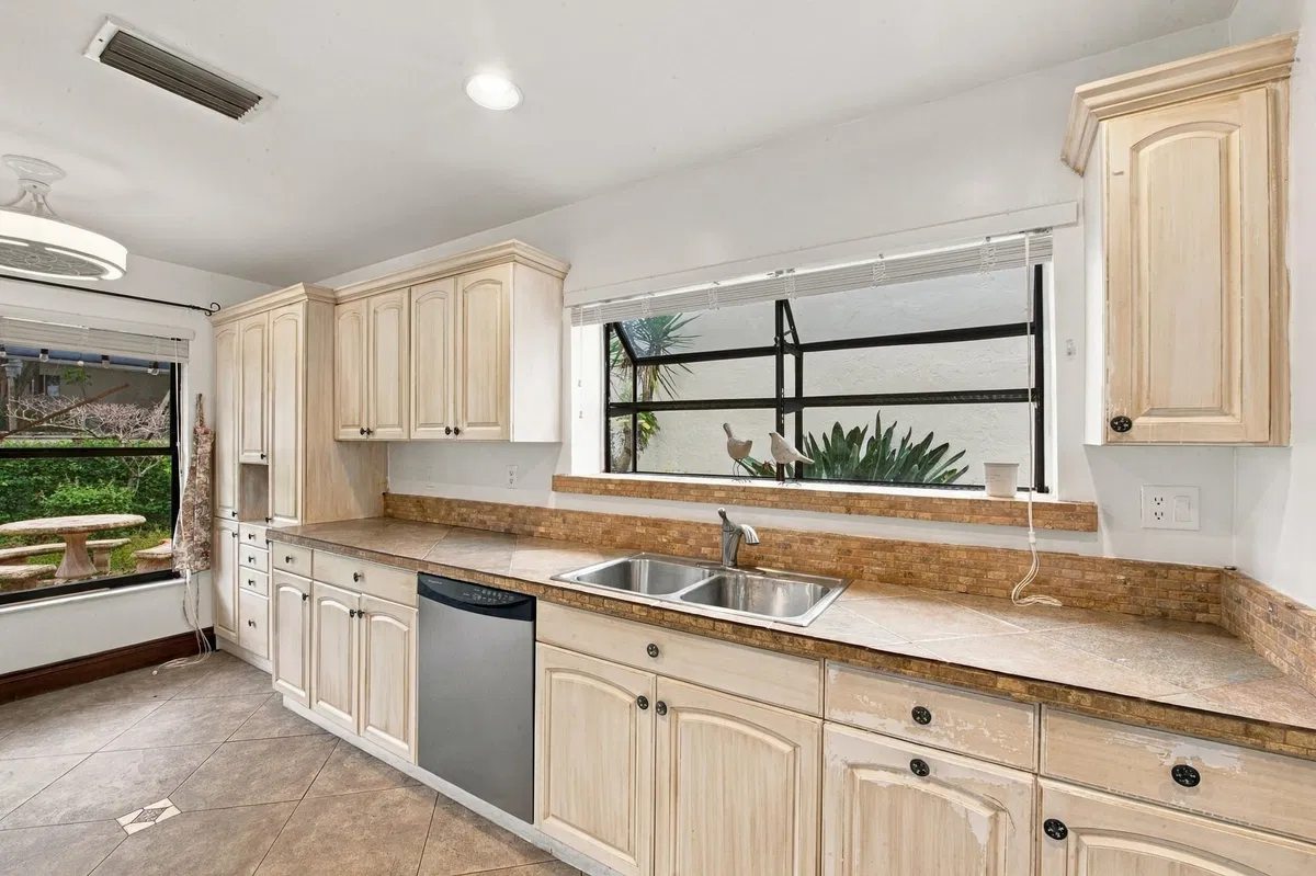  Residence photo 34