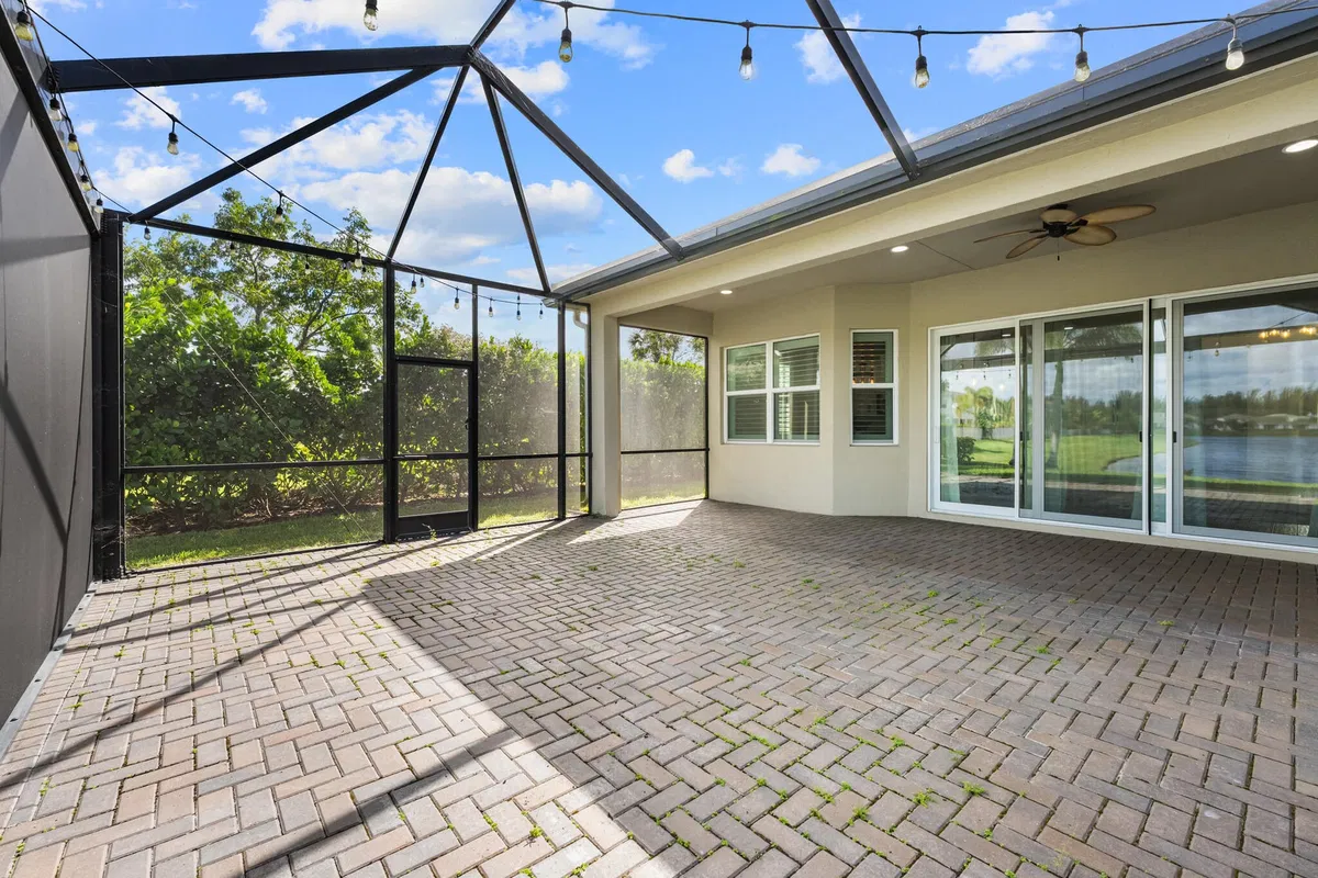 Residence photo 37