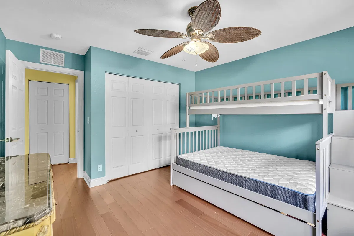 Residence photo 52