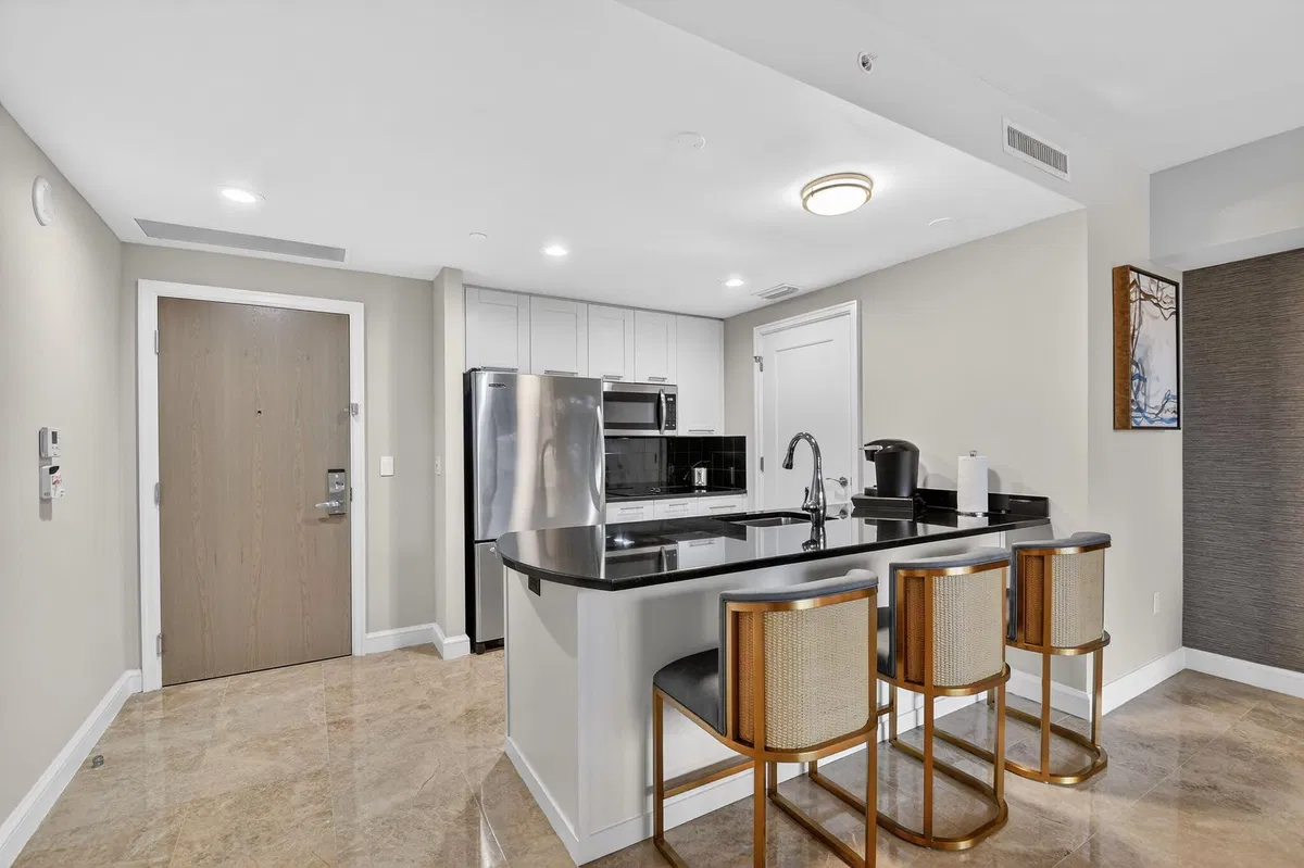 Unit 414 photo 28