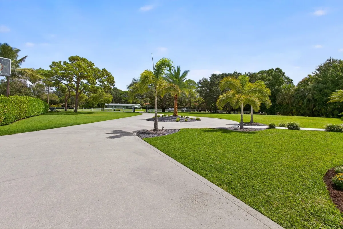  Residence photo 19