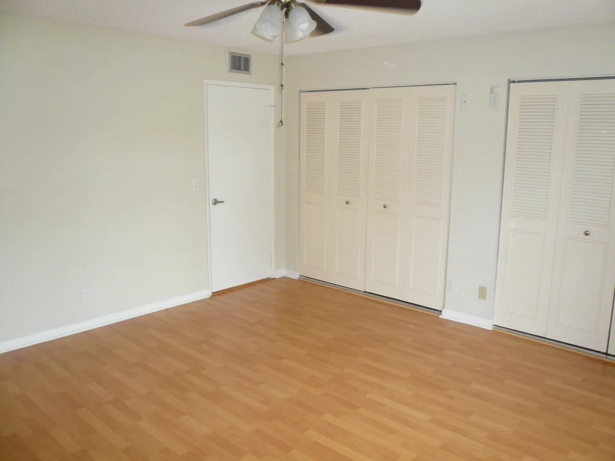 Residence photo 16