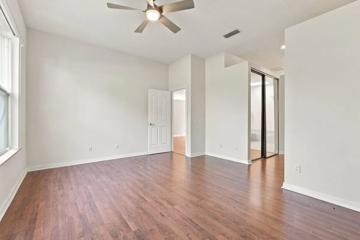 Residence photo 4