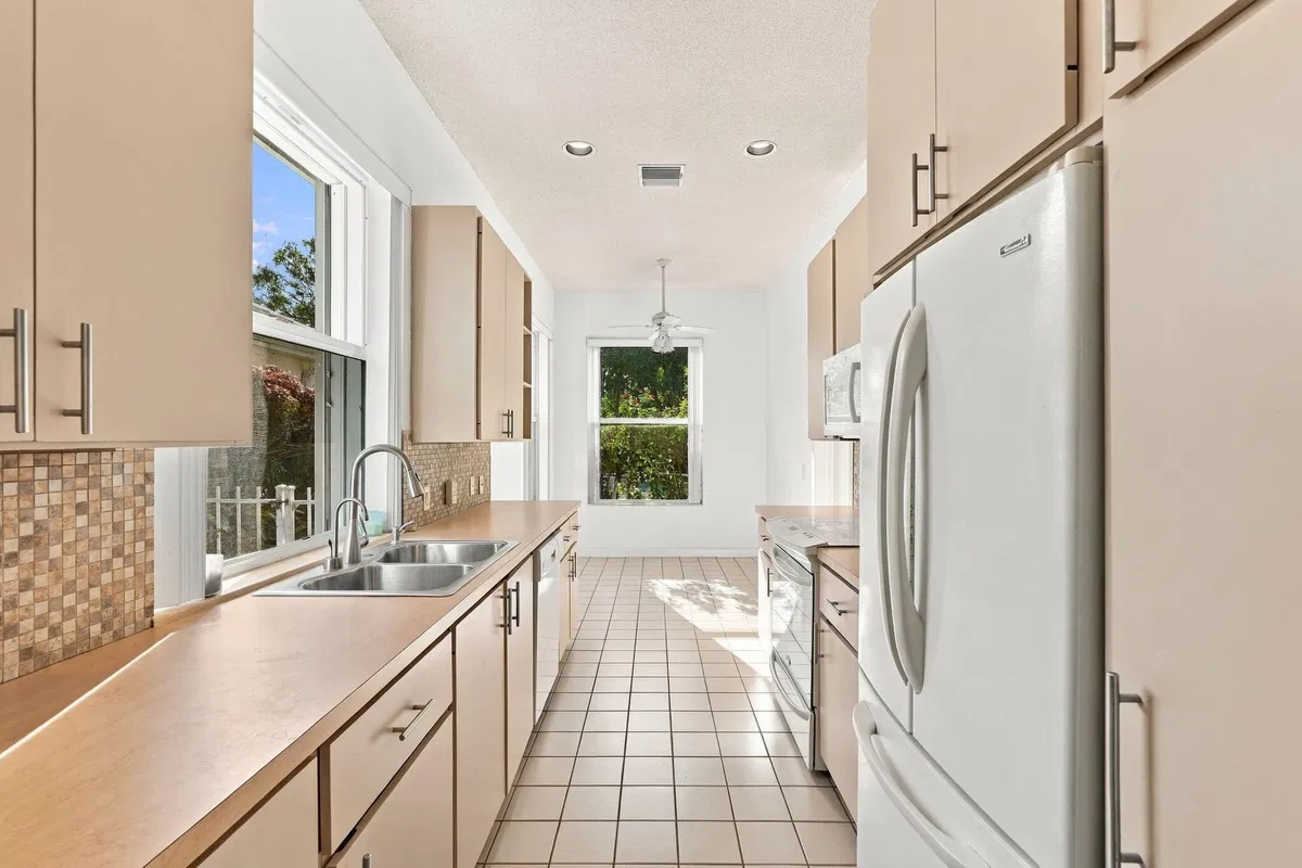 Residence photo 22