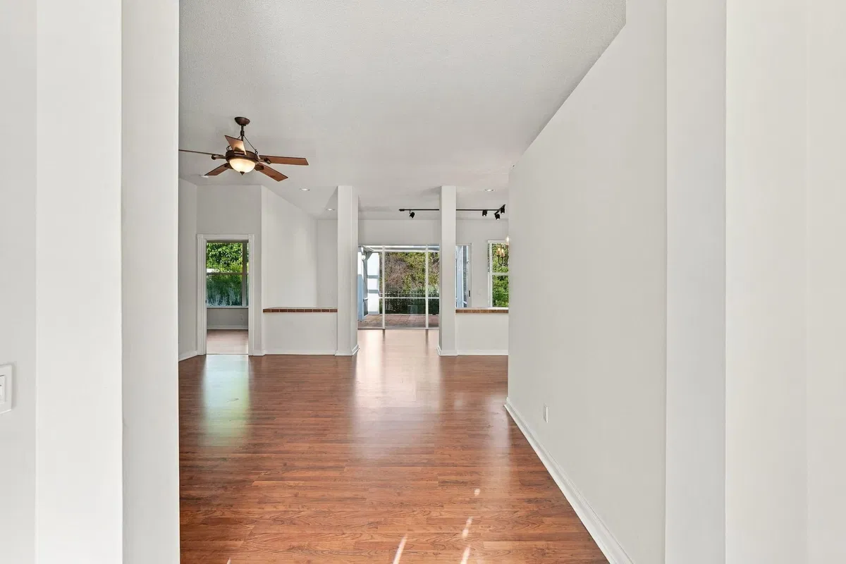 Residence photo 25