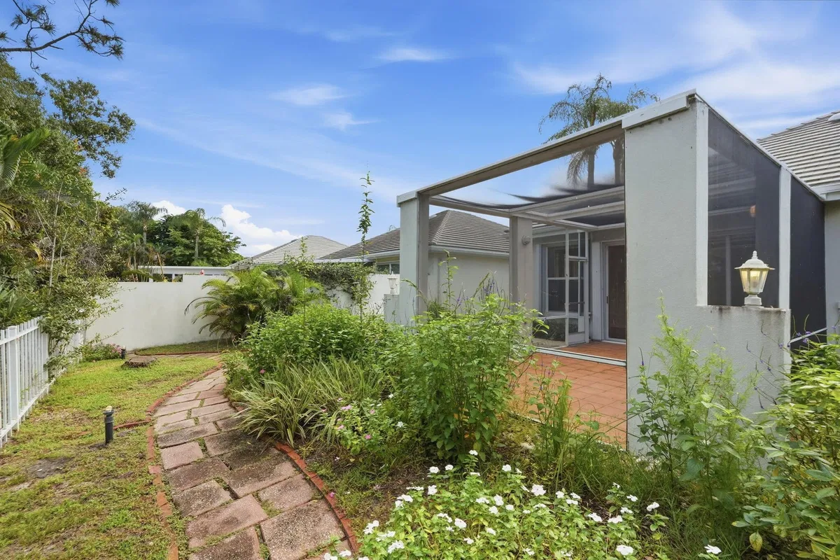 Residence photo 46
