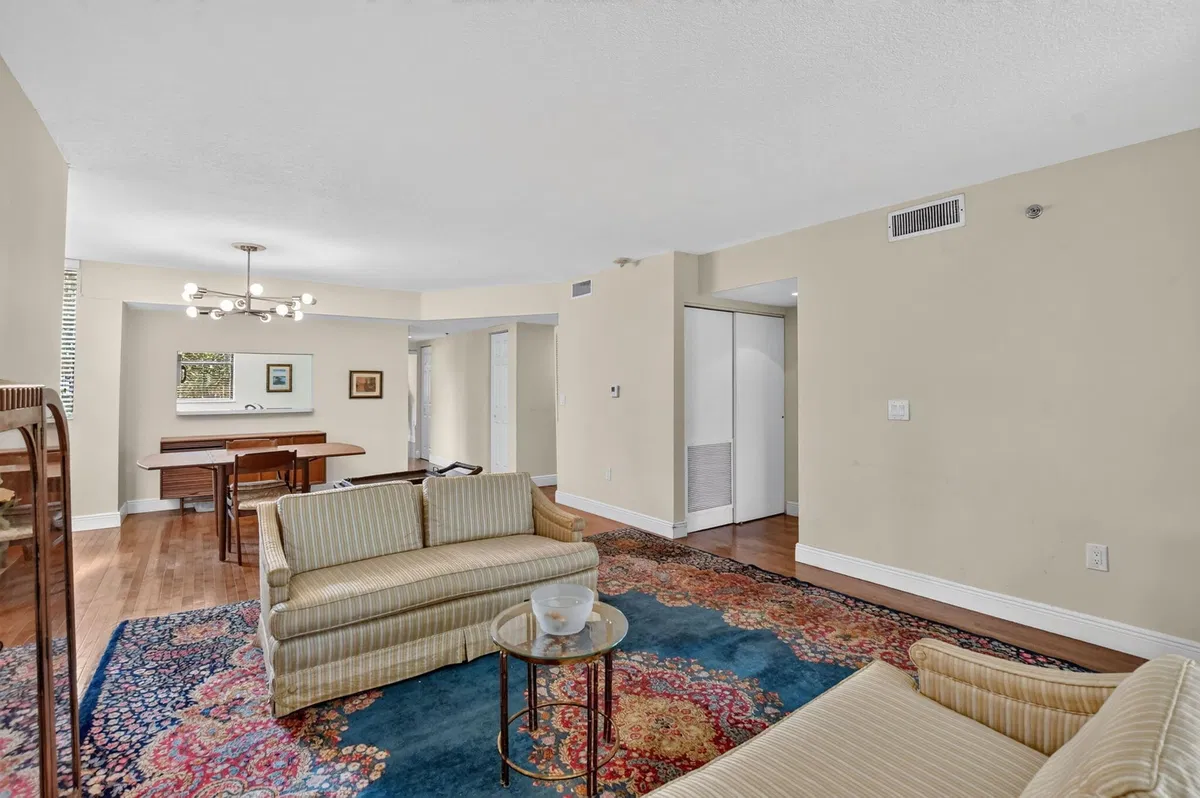  Residence photo 13