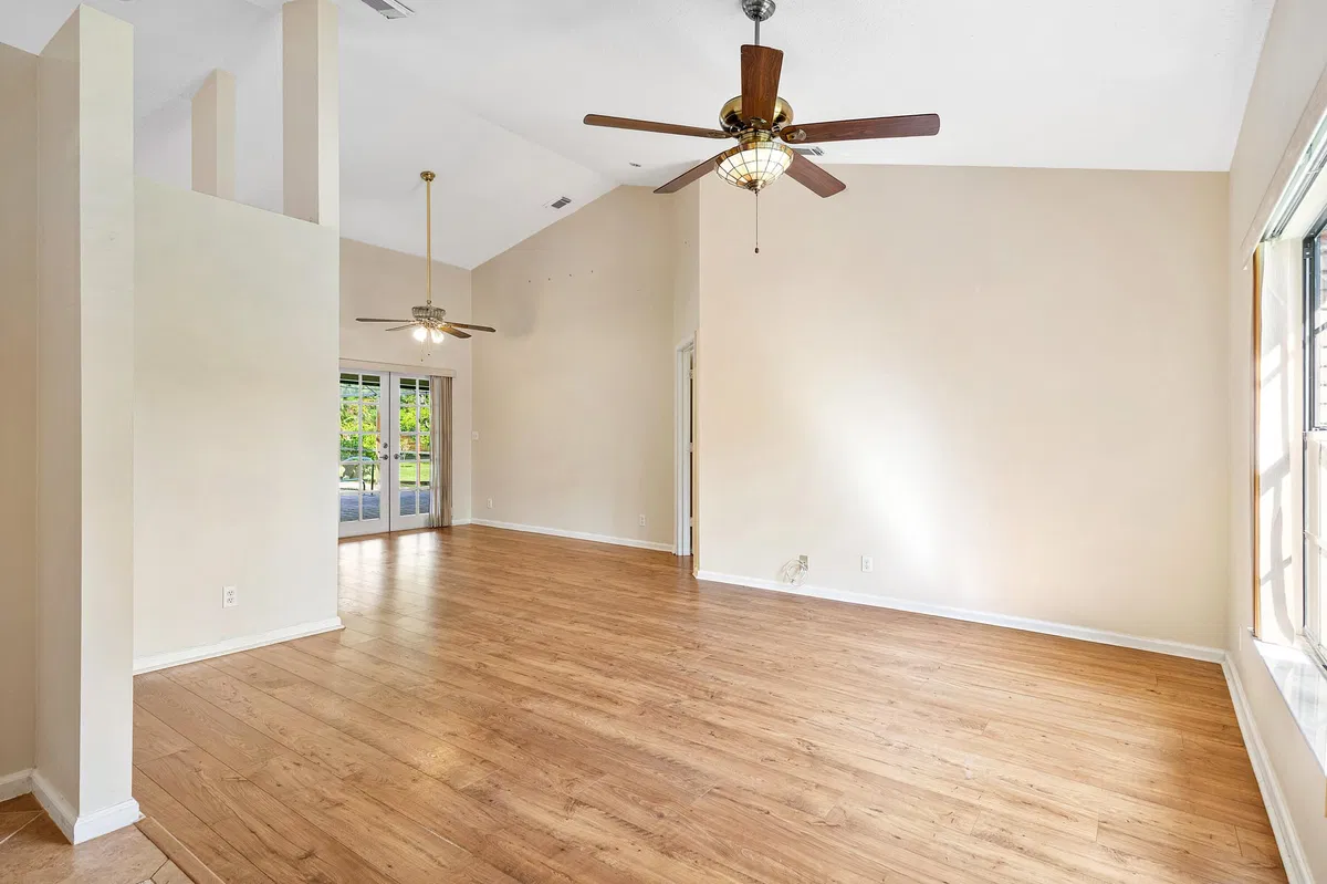 Residence photo 19