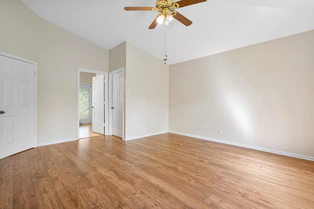 Residence photo 22