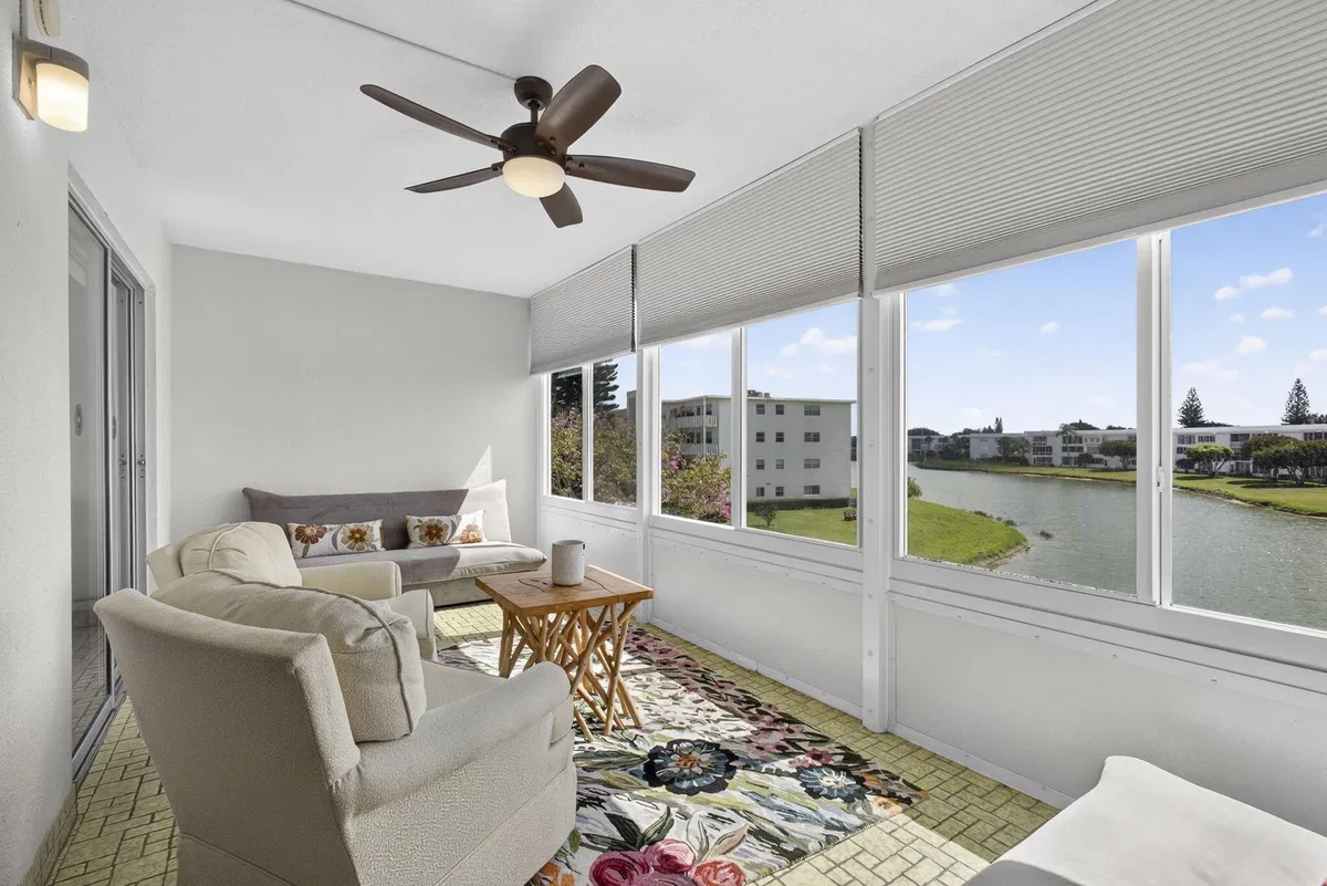 Residence photo 25