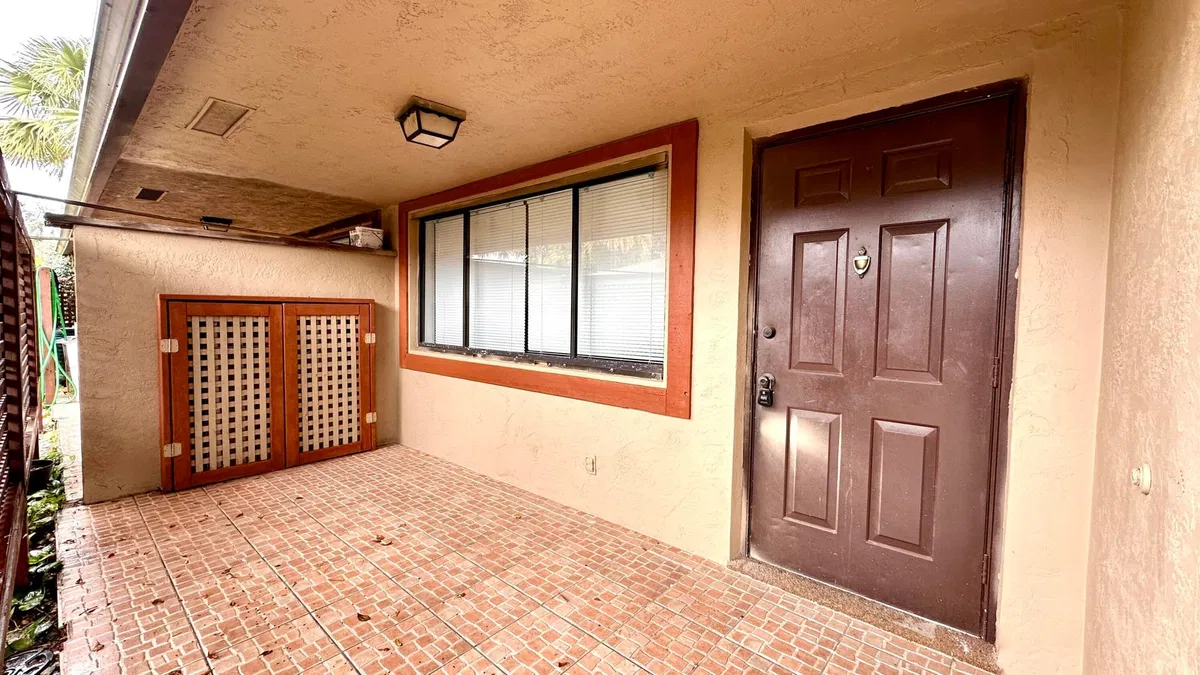  Unit C photo 22
