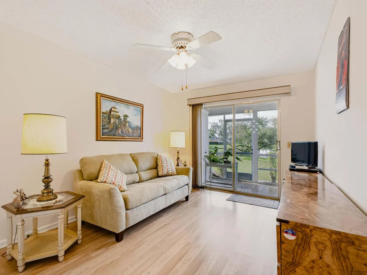 Residence photo 13
