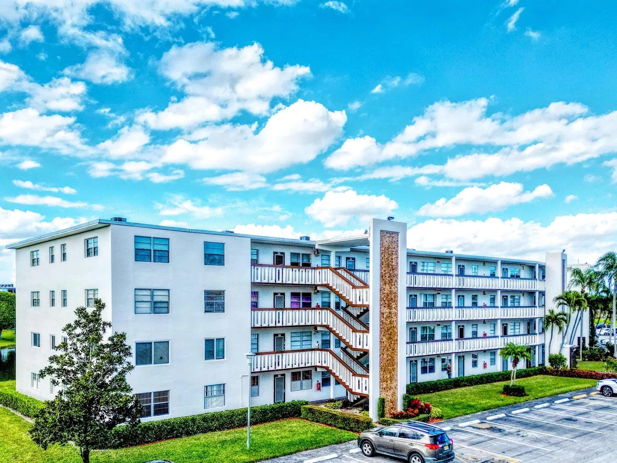 Residence photo 22