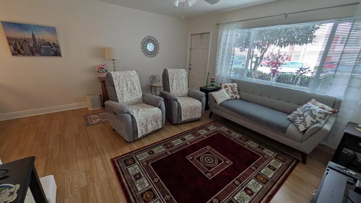 Unit 109 photo 7