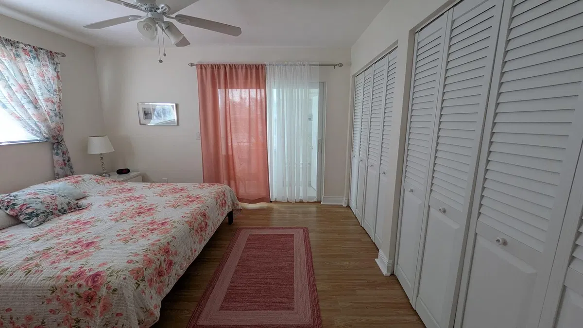 Unit 109 photo 10