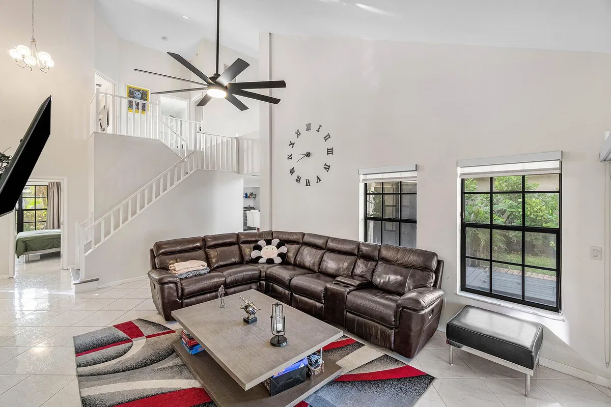 Residence photo 7