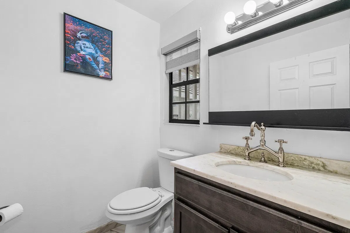  Residence photo 34