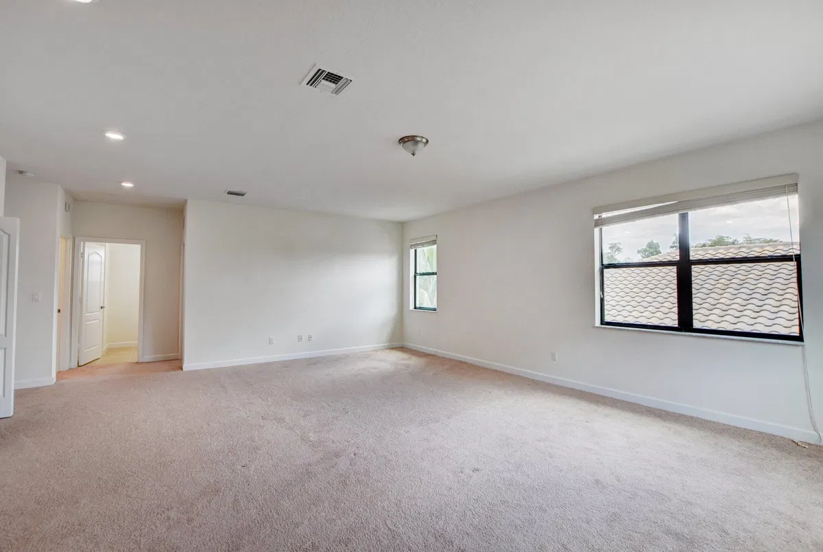 Residence photo 22