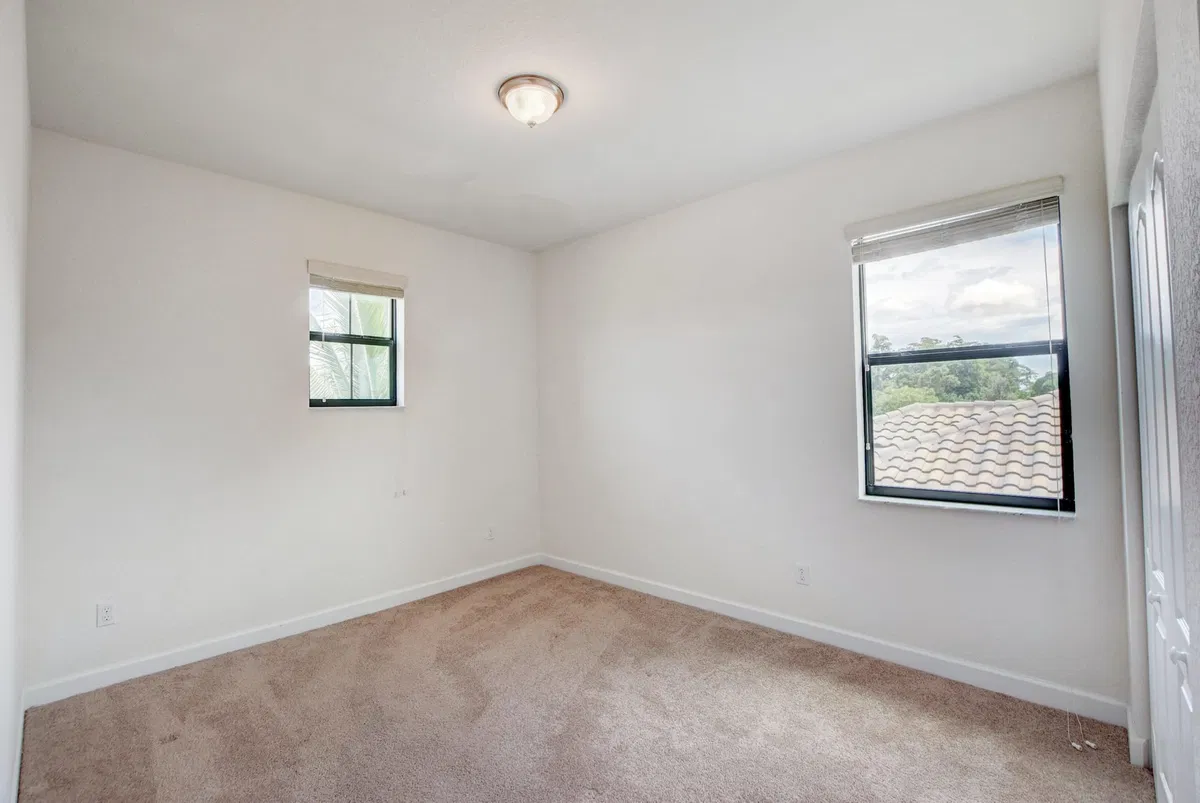 Residence photo 25