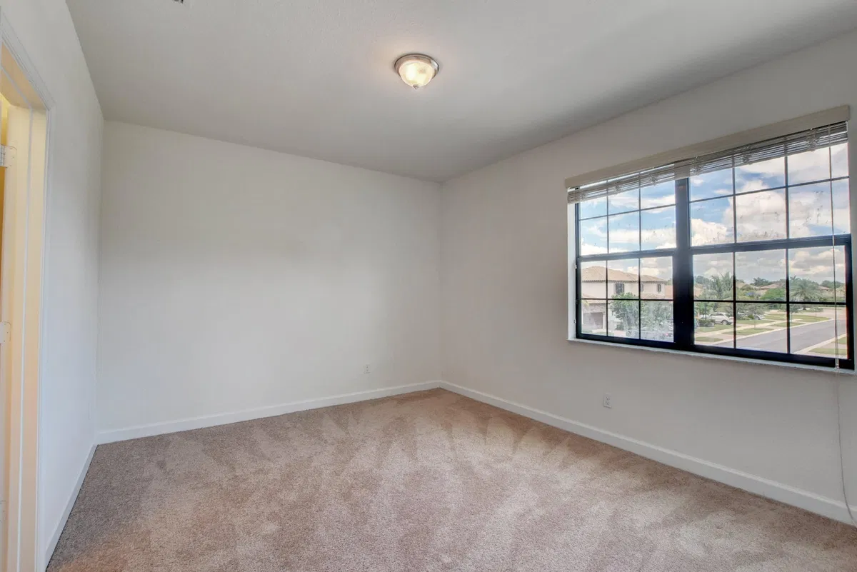Residence photo 28
