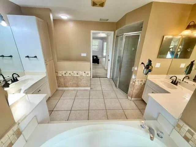 Residence photo 25