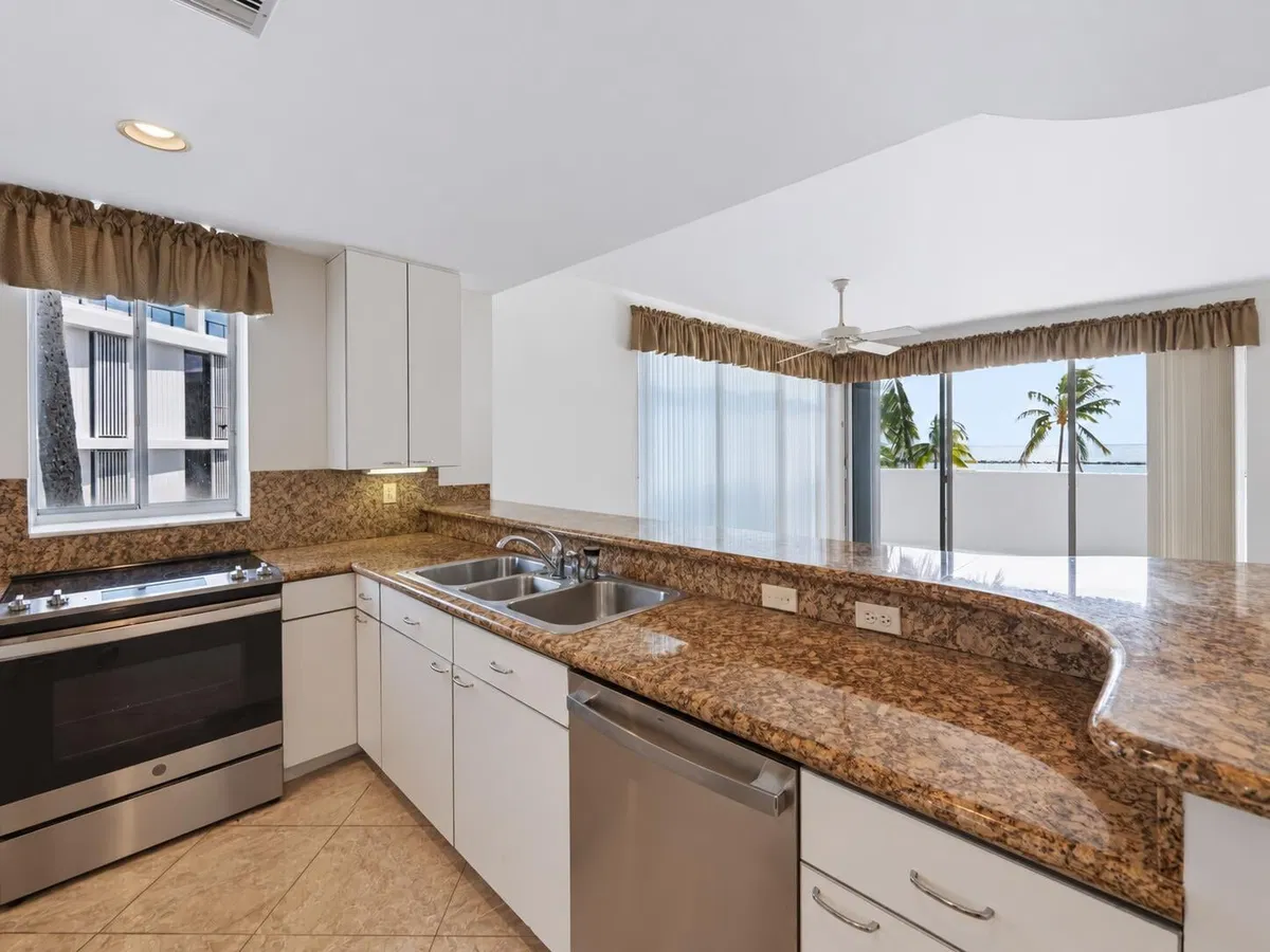 Singer Island Unit 301 photo 10