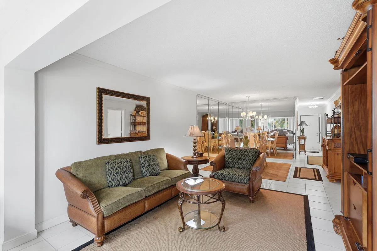 Residence photo 16