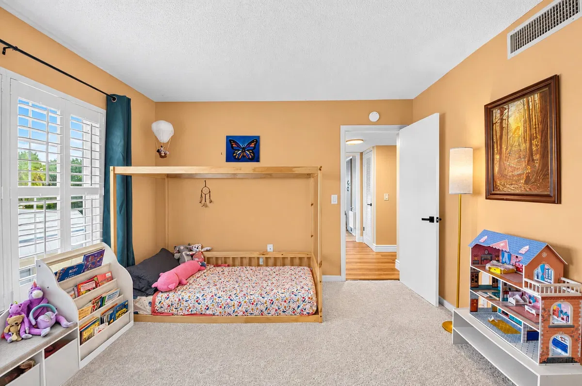 Unit 208 photo 28