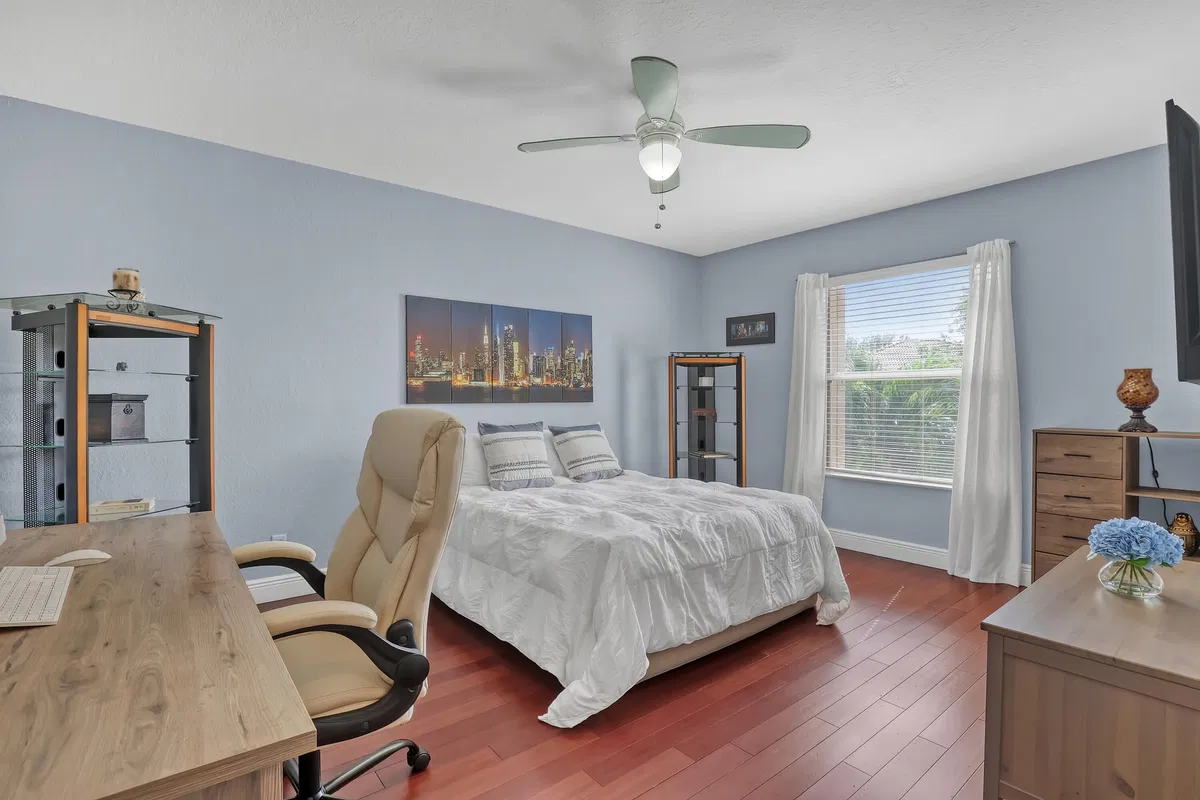 Residence photo 31