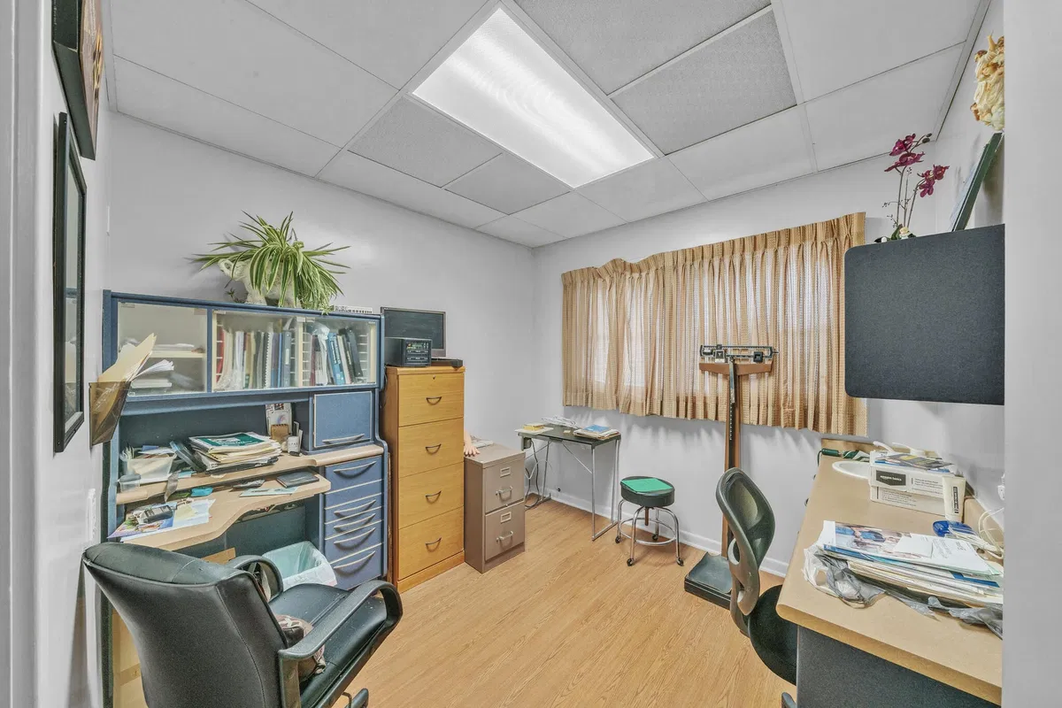  Residence photo 16
