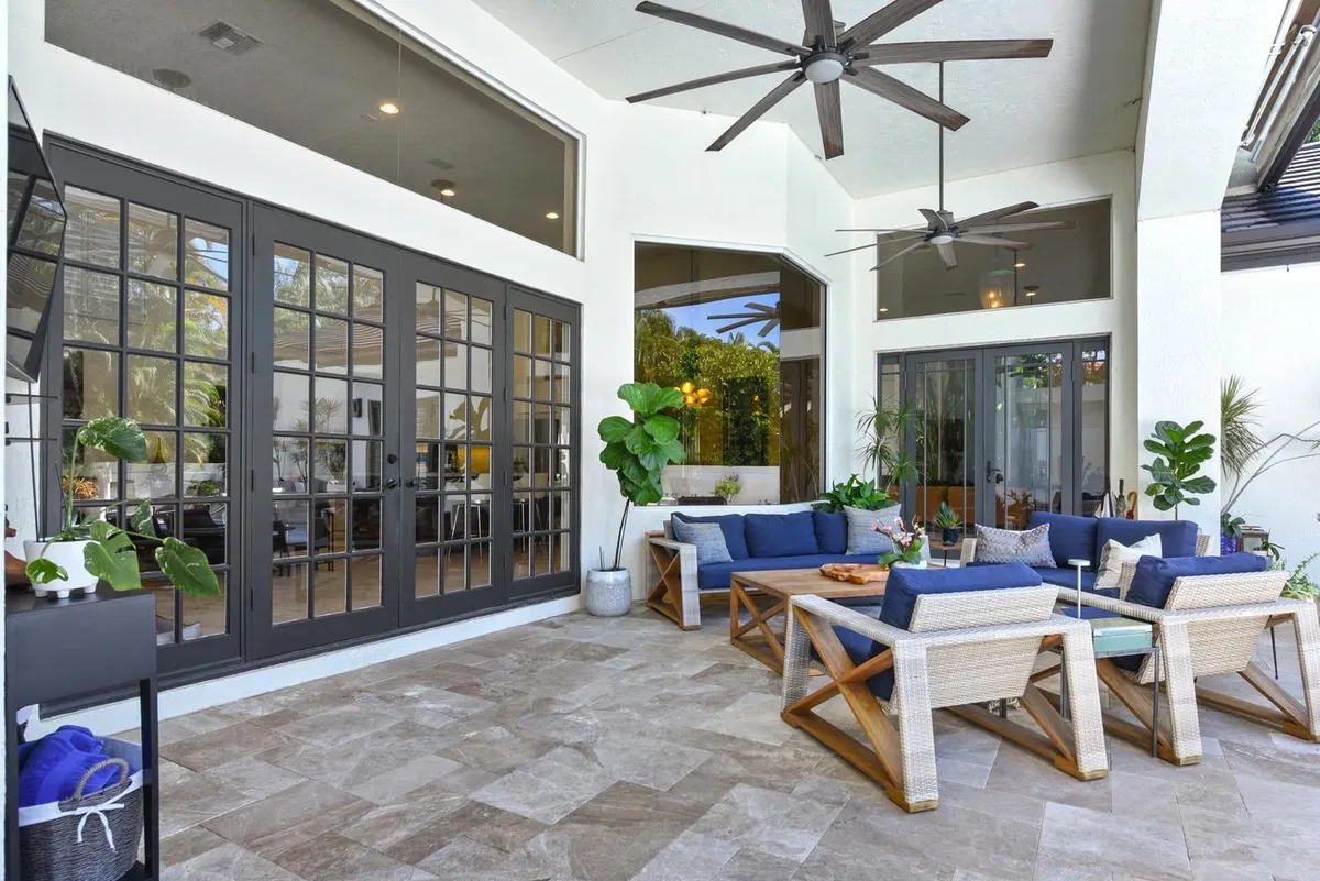 Seasons Residence photo 13