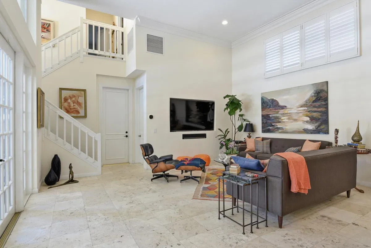 Seasons Residence photo 37