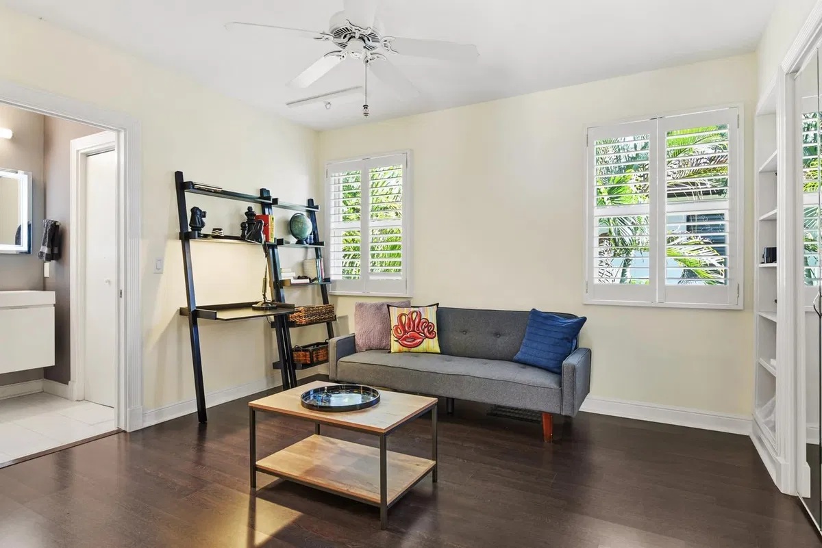 Seasons Residence photo 43