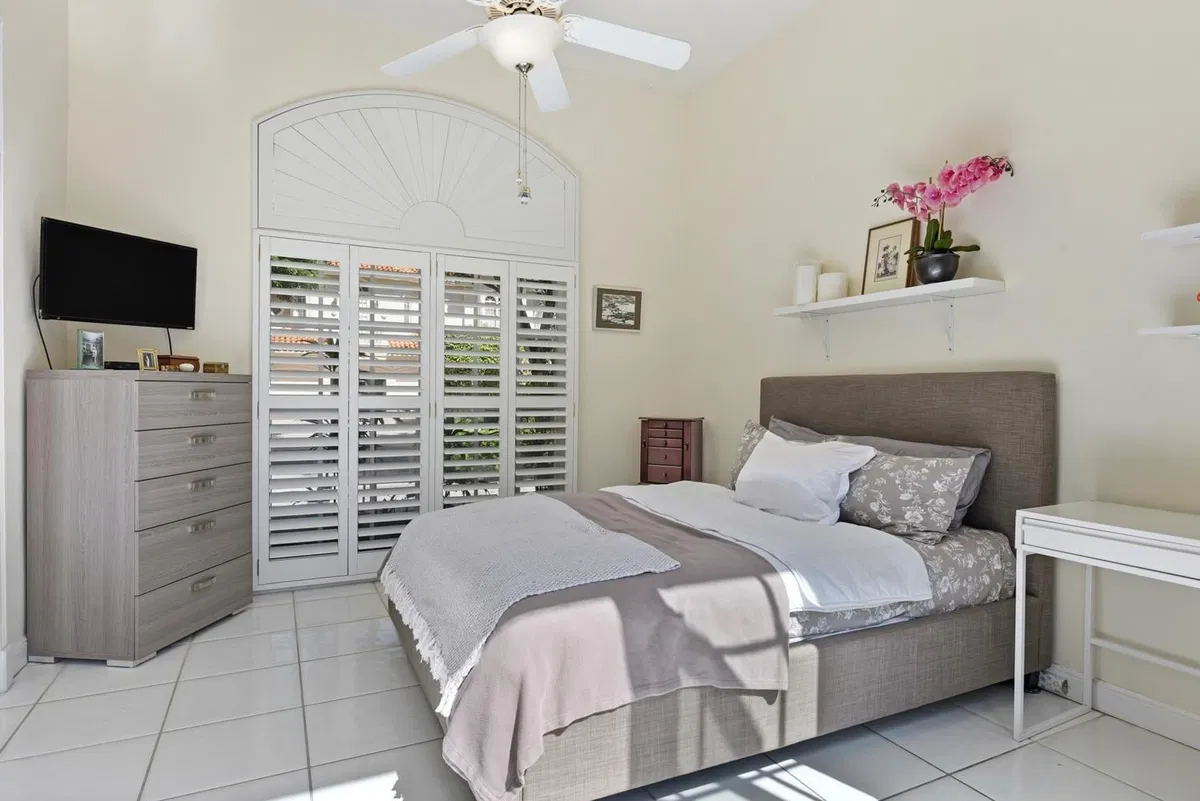 Seasons Residence photo 46