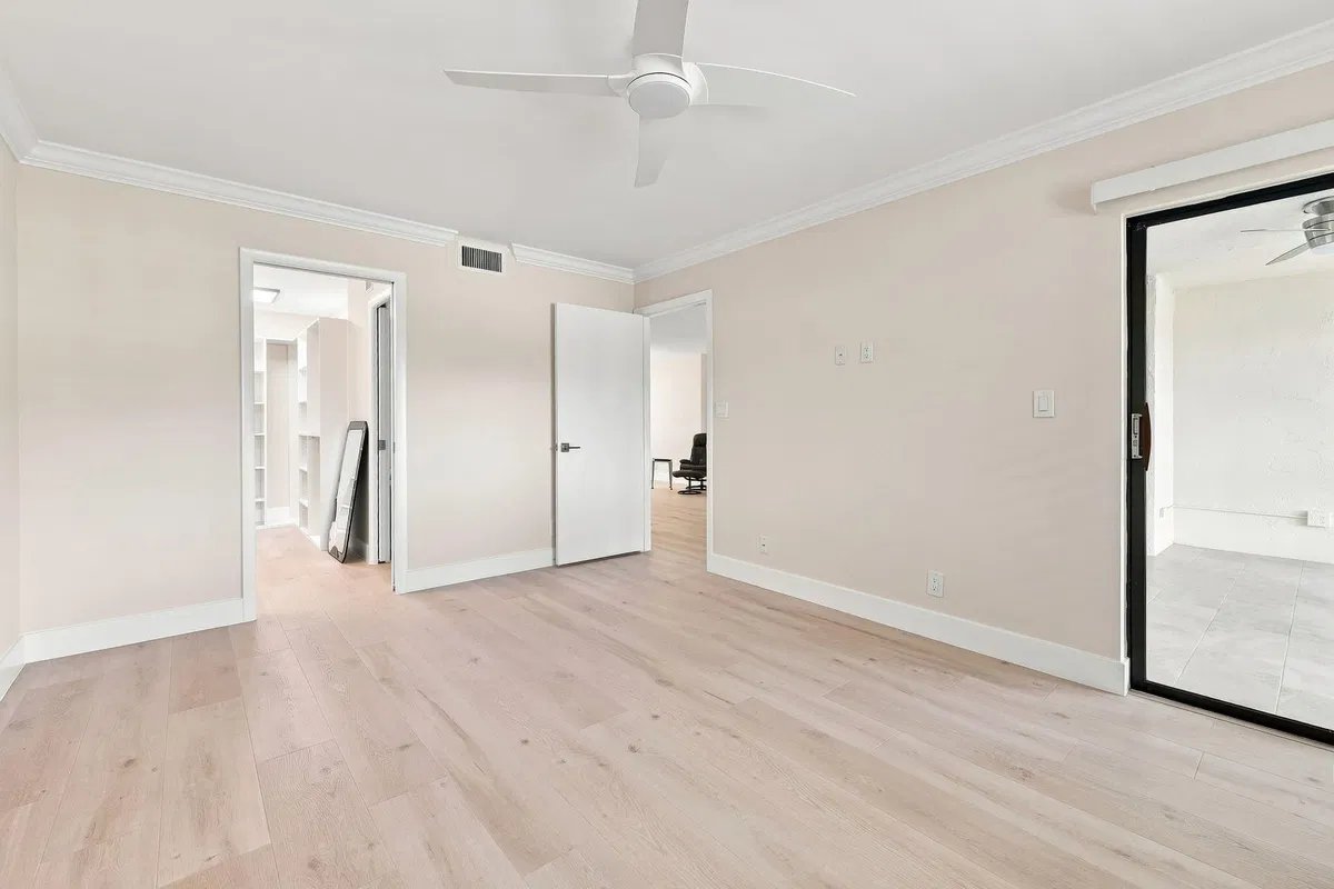 Unit 111 photo 13