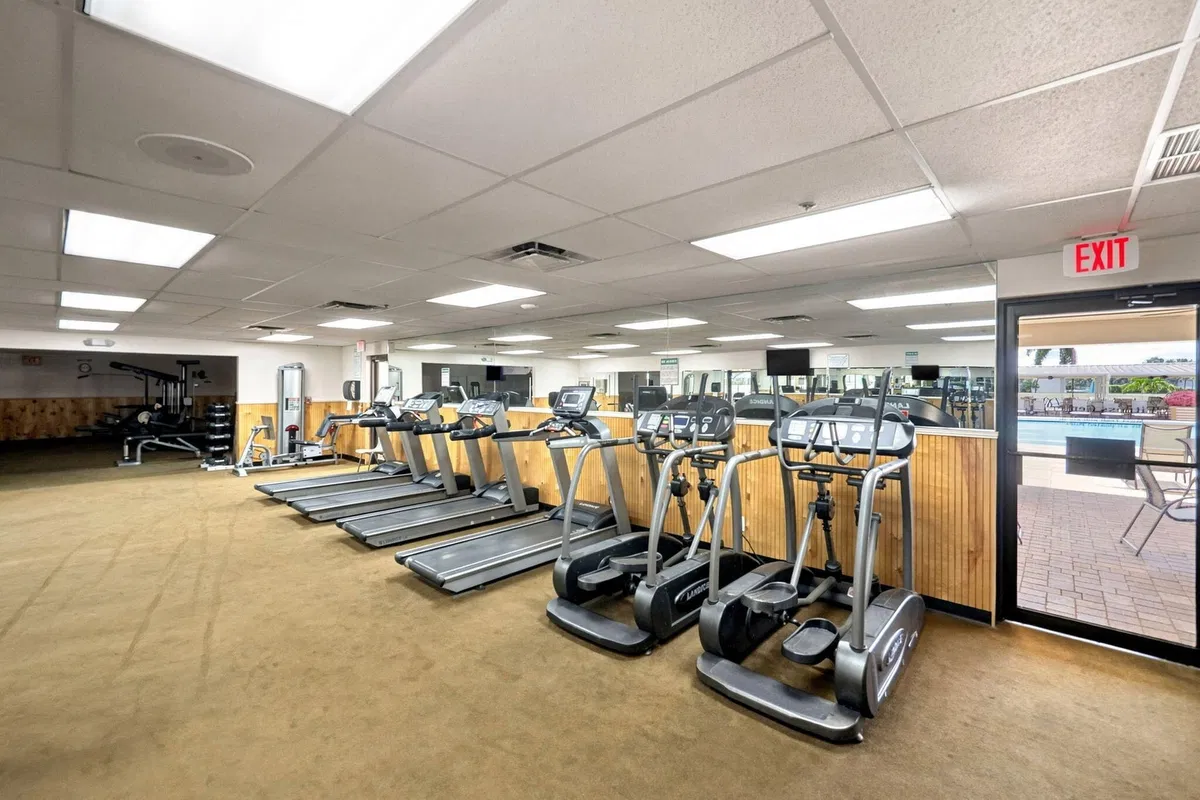 Unit 111 photo 25