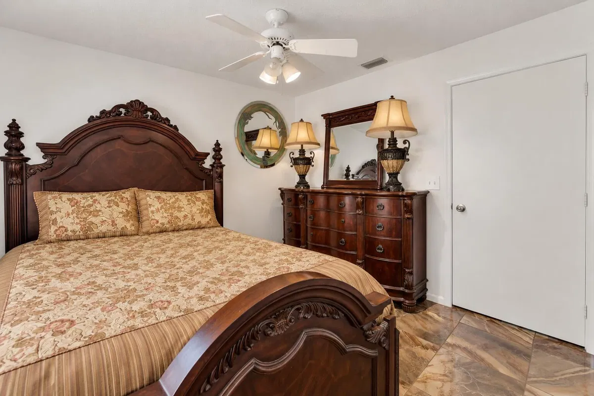 Residence photo 28