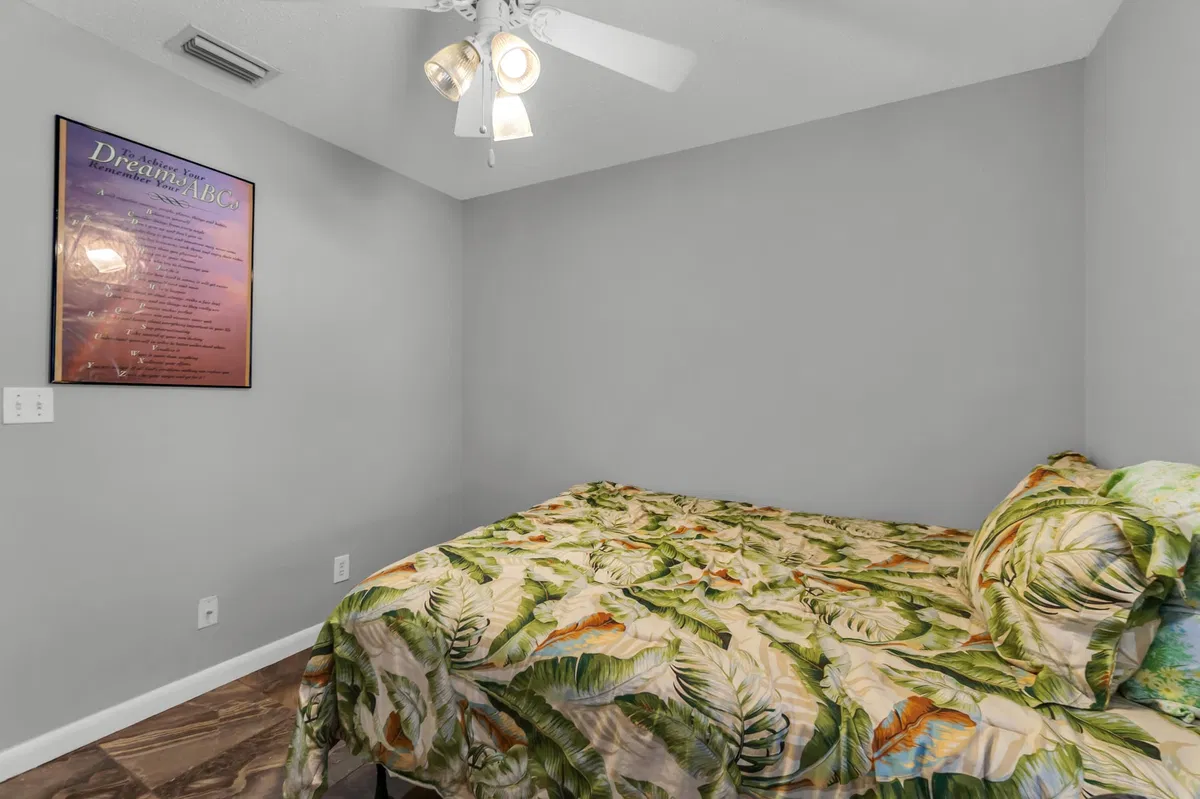 Residence photo 31
