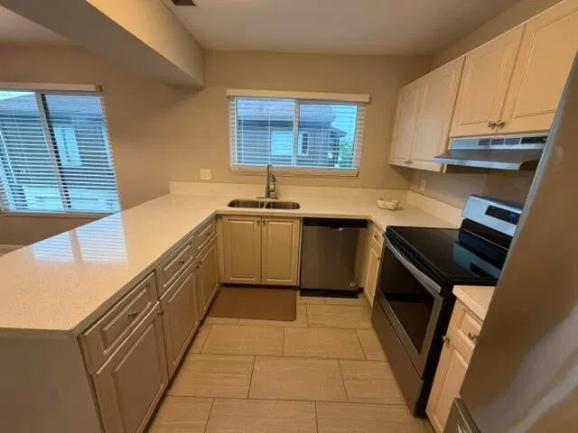 Unit 20 photo 28