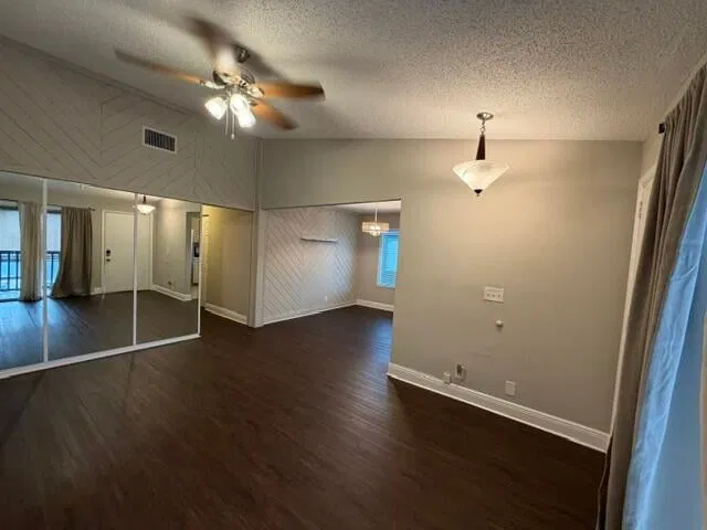 Unit 20 photo 34