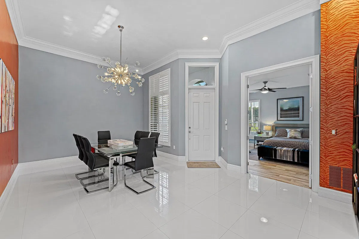 Woodfield Country Club Residence photo 13