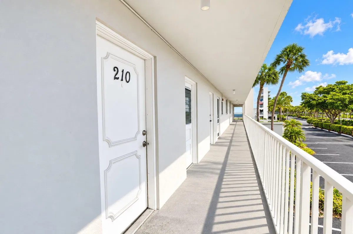 Unit 210 photo 4
