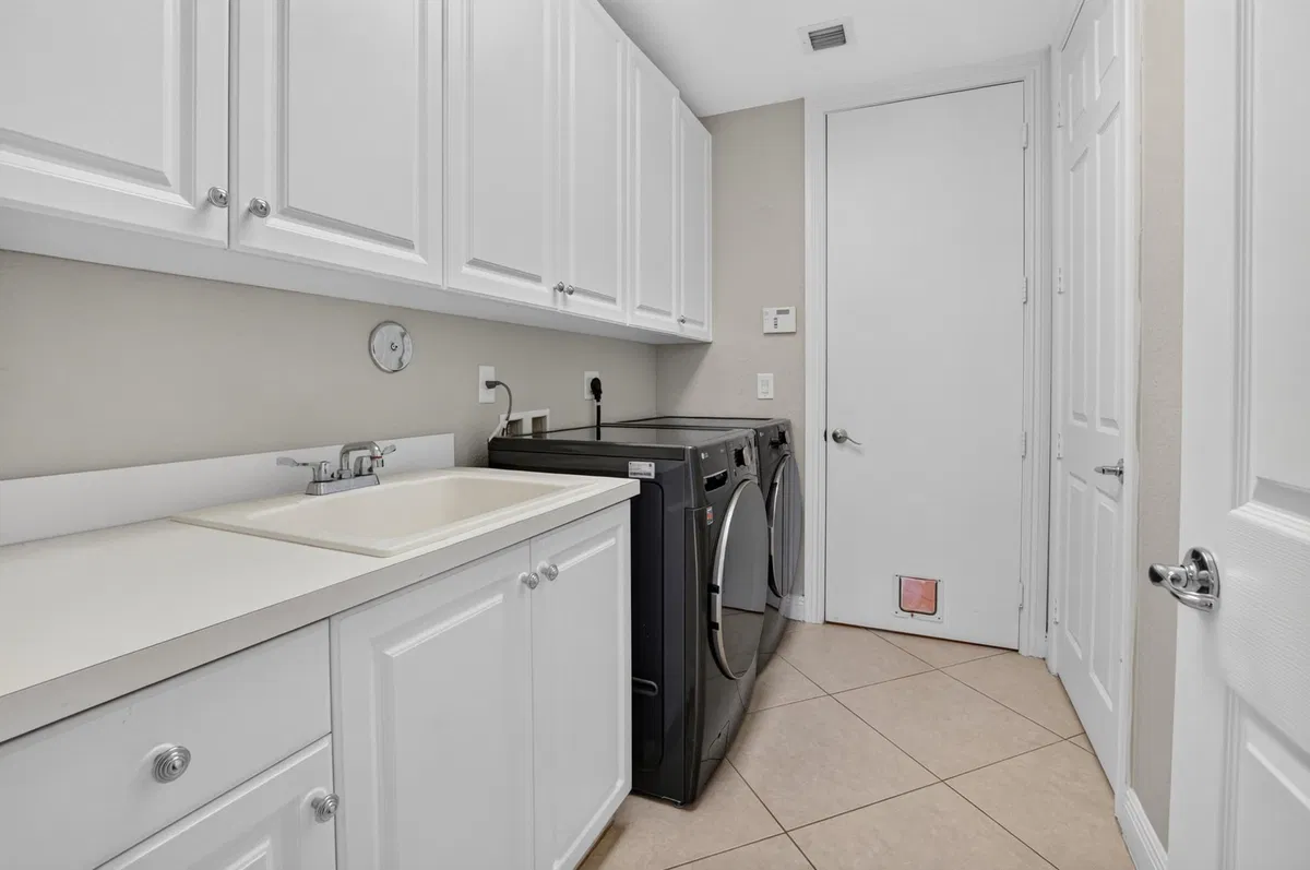  Residence photo 61