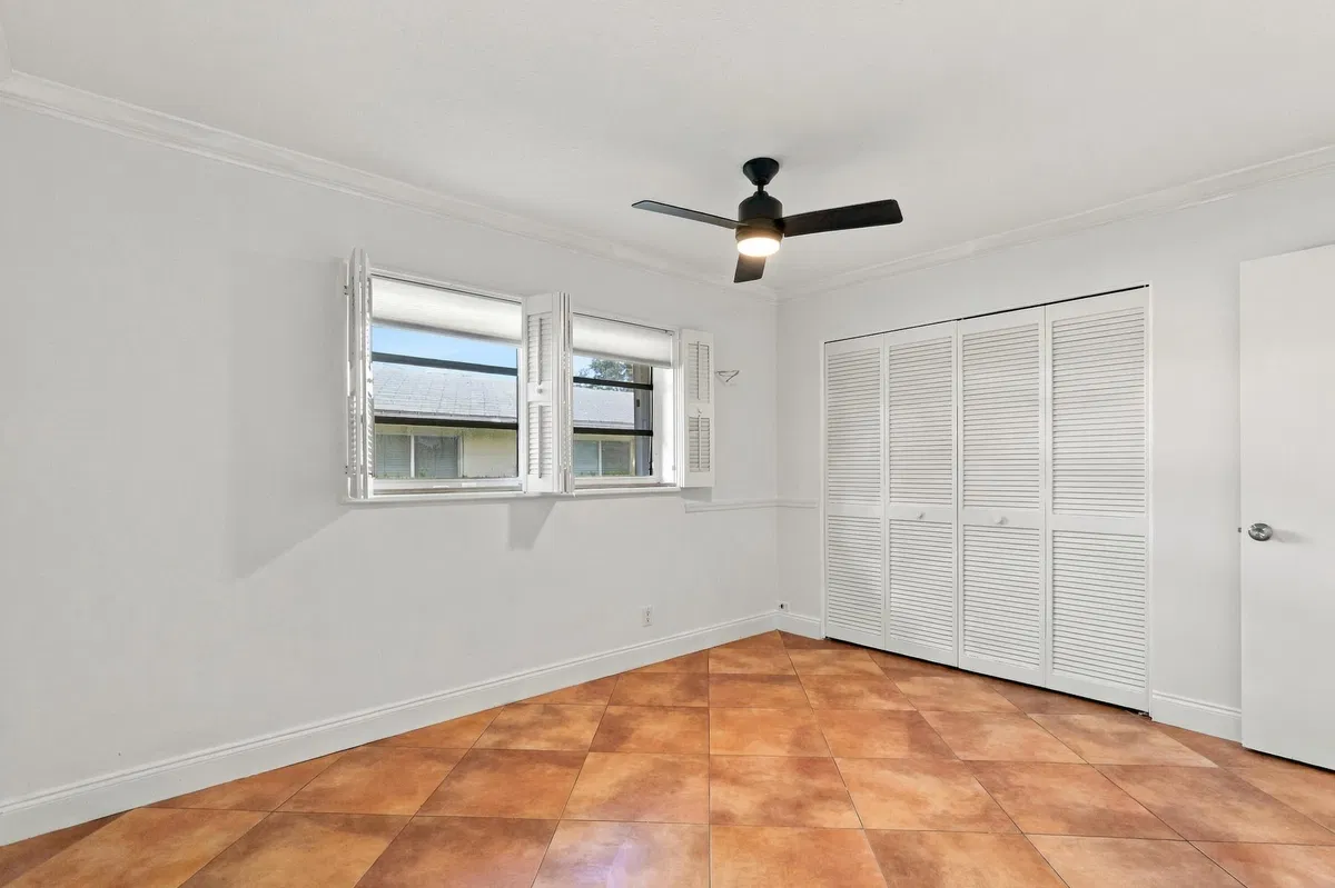 Residence photo 19