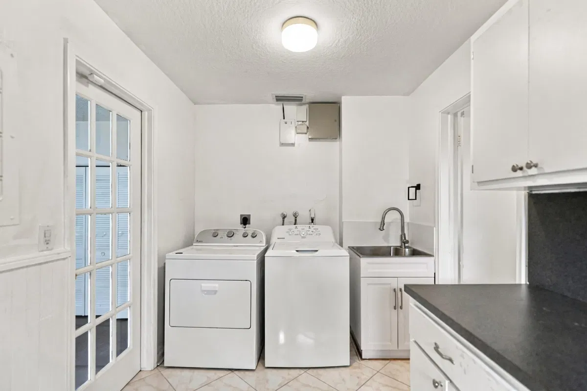 Residence photo 25