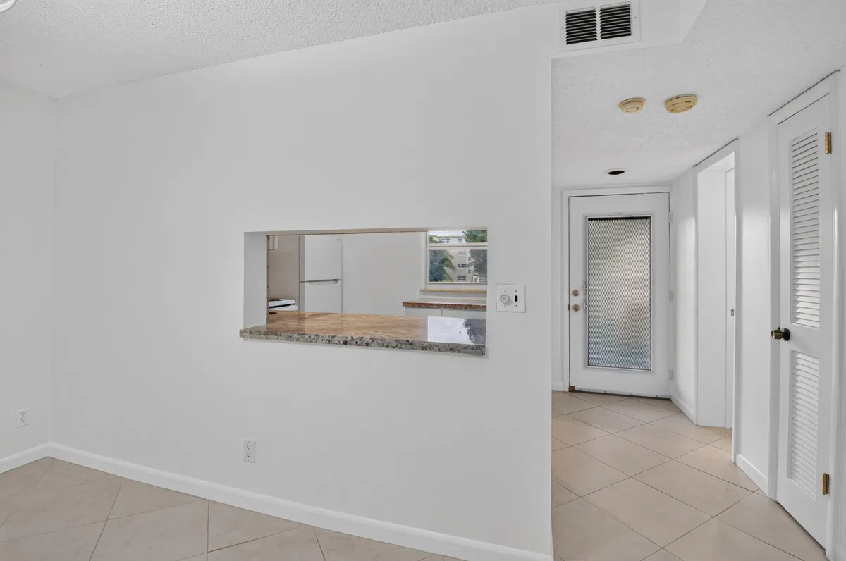  Residence photo 16