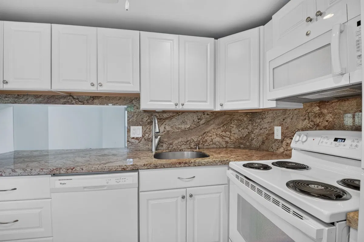  Residence photo 19